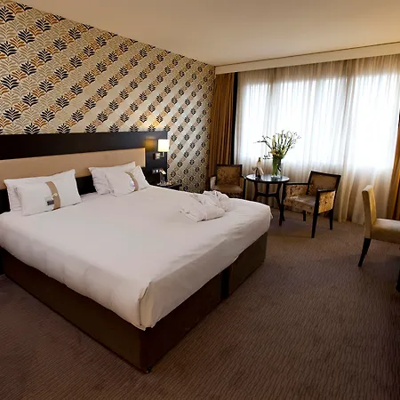 Mercure South